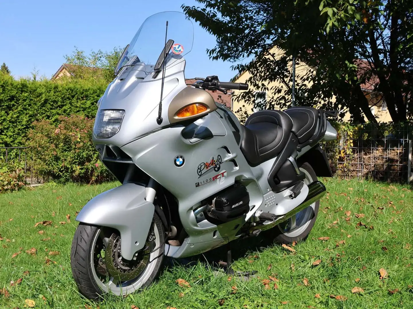 BMW R 1100 RT 75 Jahre Sondermodell Stříbrná - 1