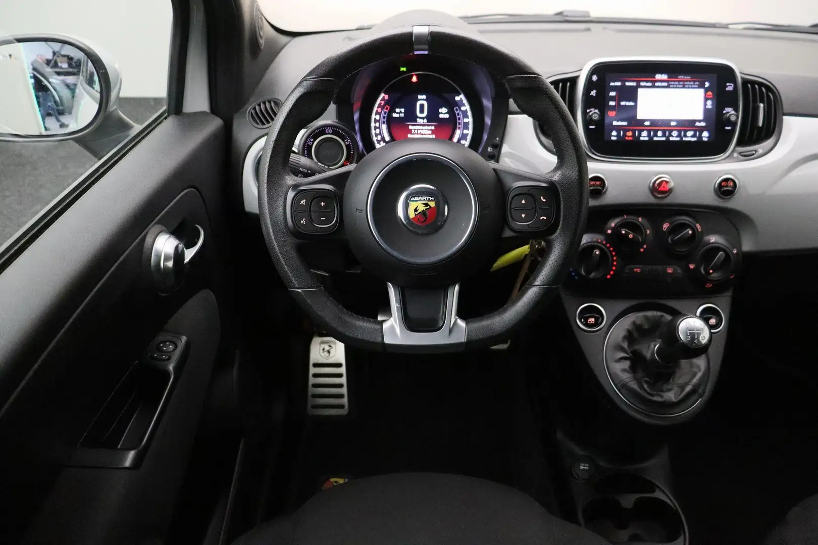 Fiat 500 Abarth 1.4 T-Jet 595 2019 | Goed Onderhouden | Navigatie Gris - 2