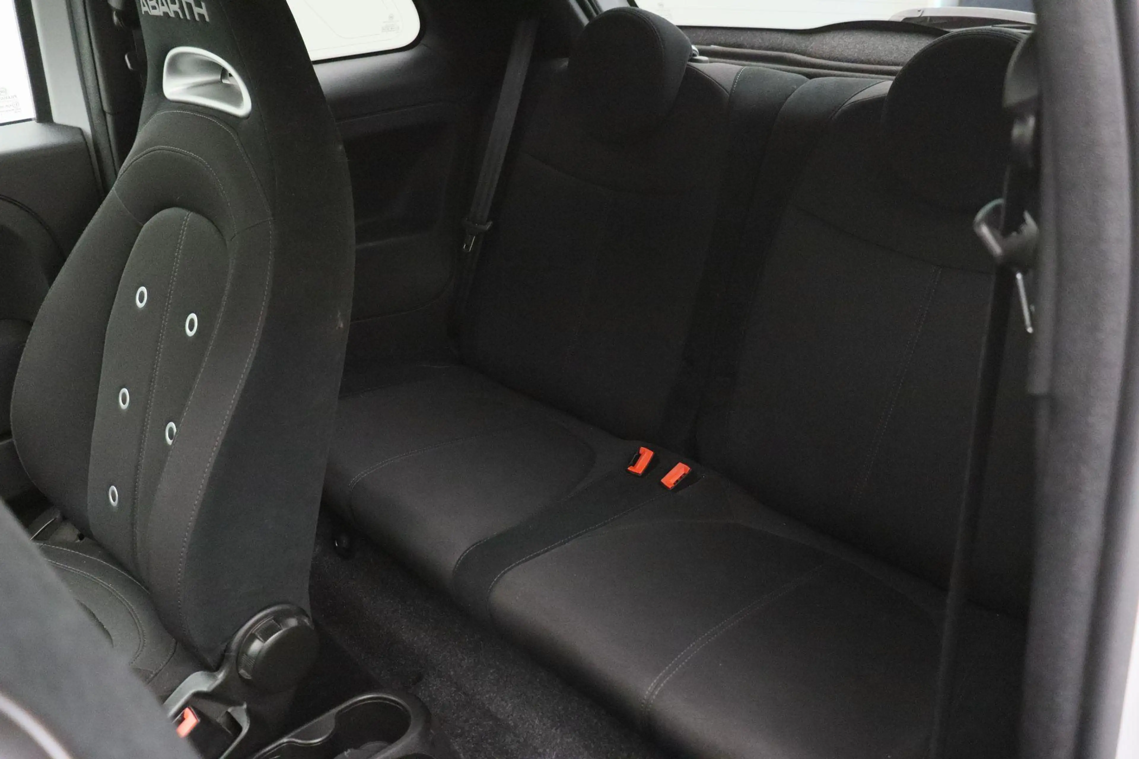 Fiat 500 Abarth 1.4 T-Jet 595 2019 | Goed Onderhouden | Navigatie — photo 10