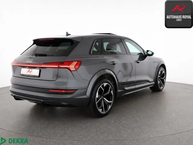 Audi E-Tron view 5