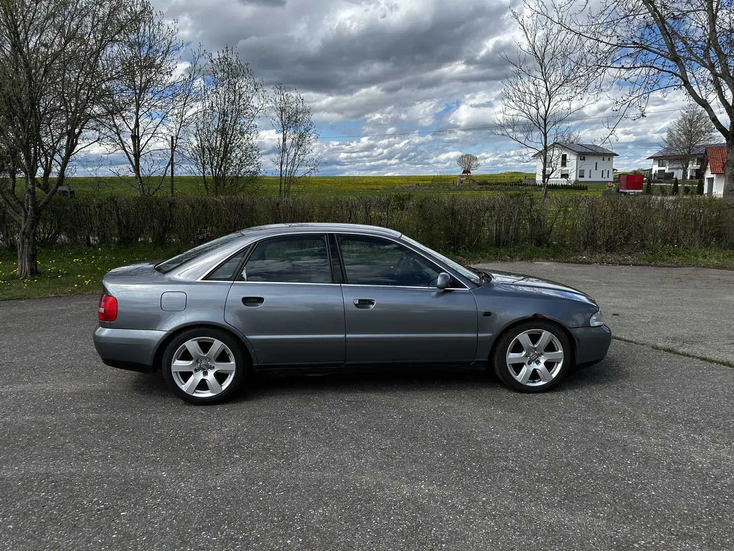 Audi A4 2.4 quattro - 2