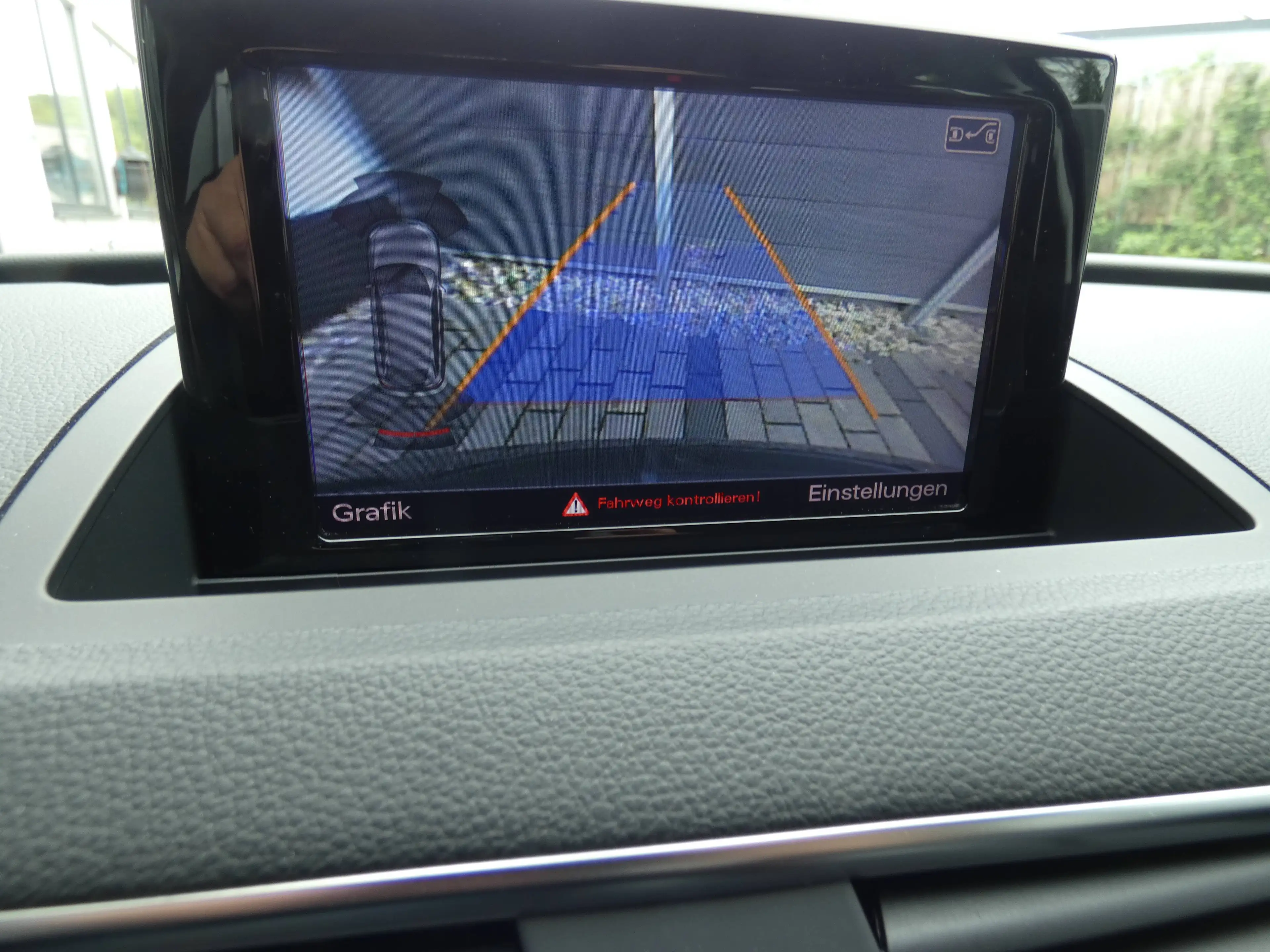 Audi Q3 Automatik — photo 12