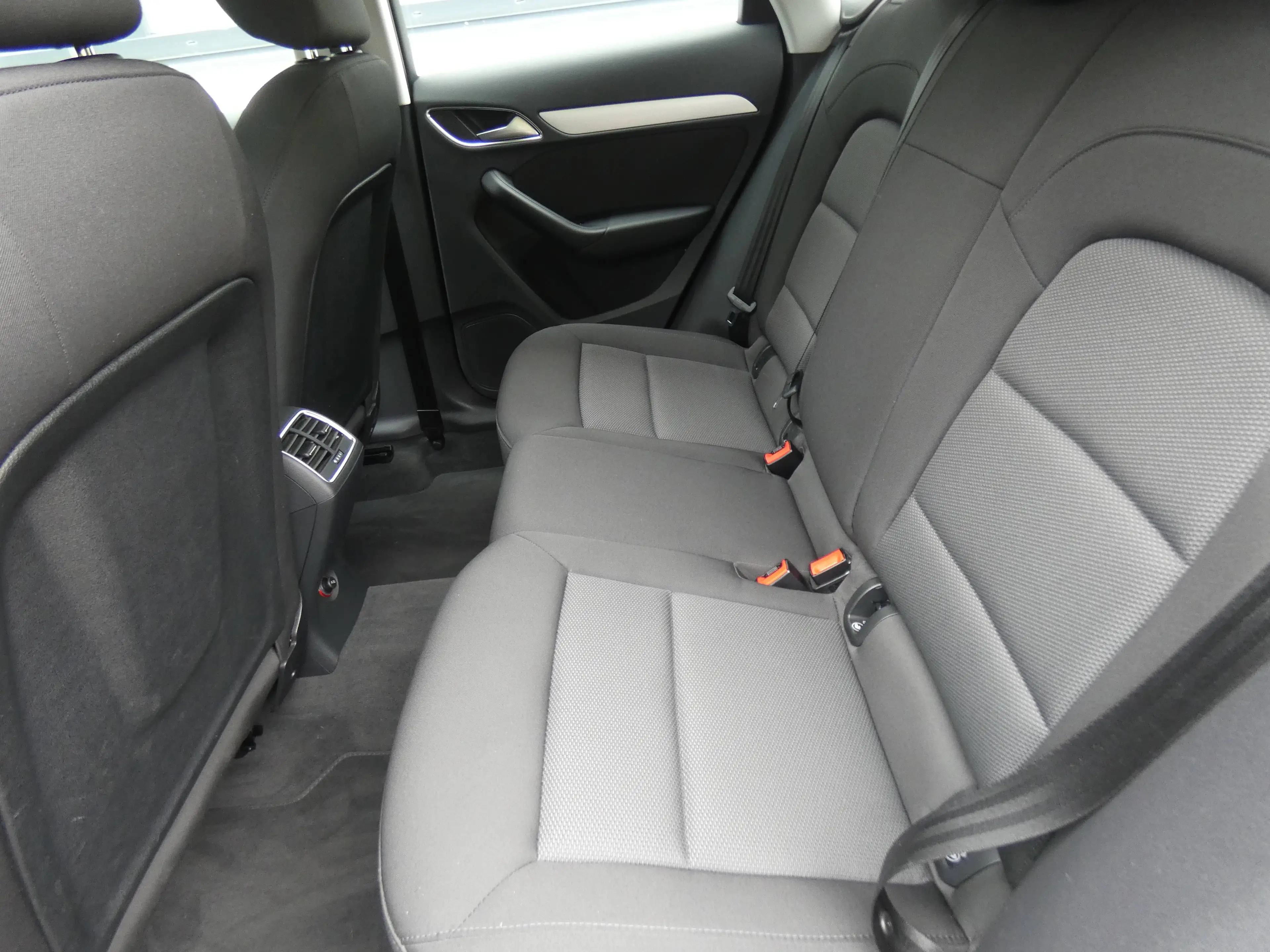 Audi Q3 Automatik — photo 13