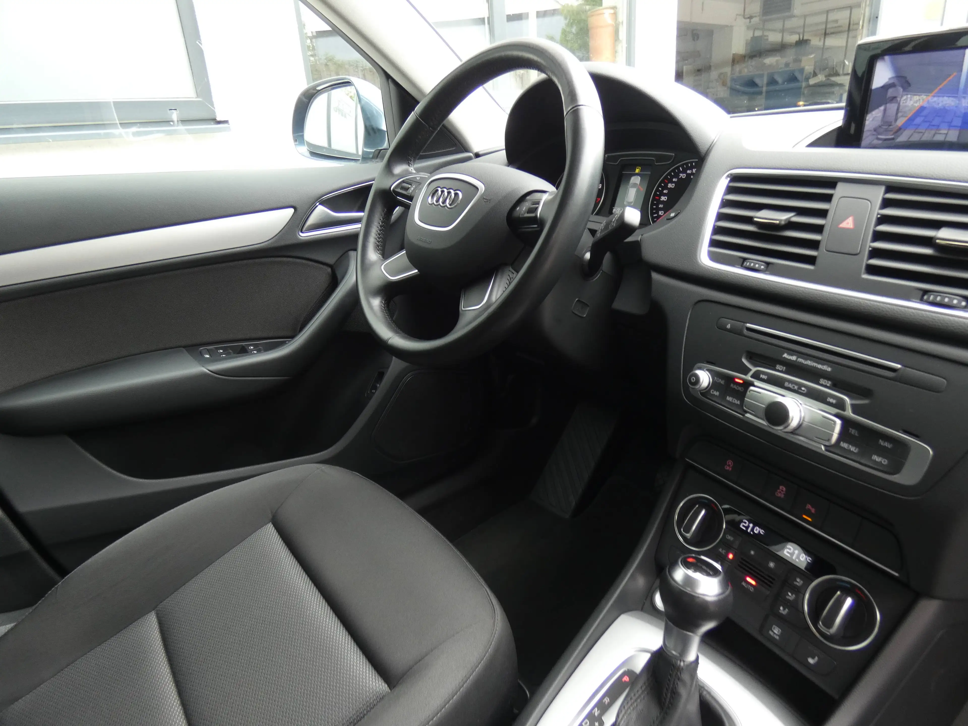 Audi Q3 Automatik — photo 9