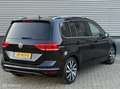 Volkswagen Touran 1.2 TSI Highline 7p PANORAMADAK, TOPSTAAT Zwart - thumbnail 6