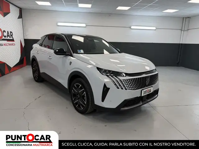Peugeot 3008 view 3