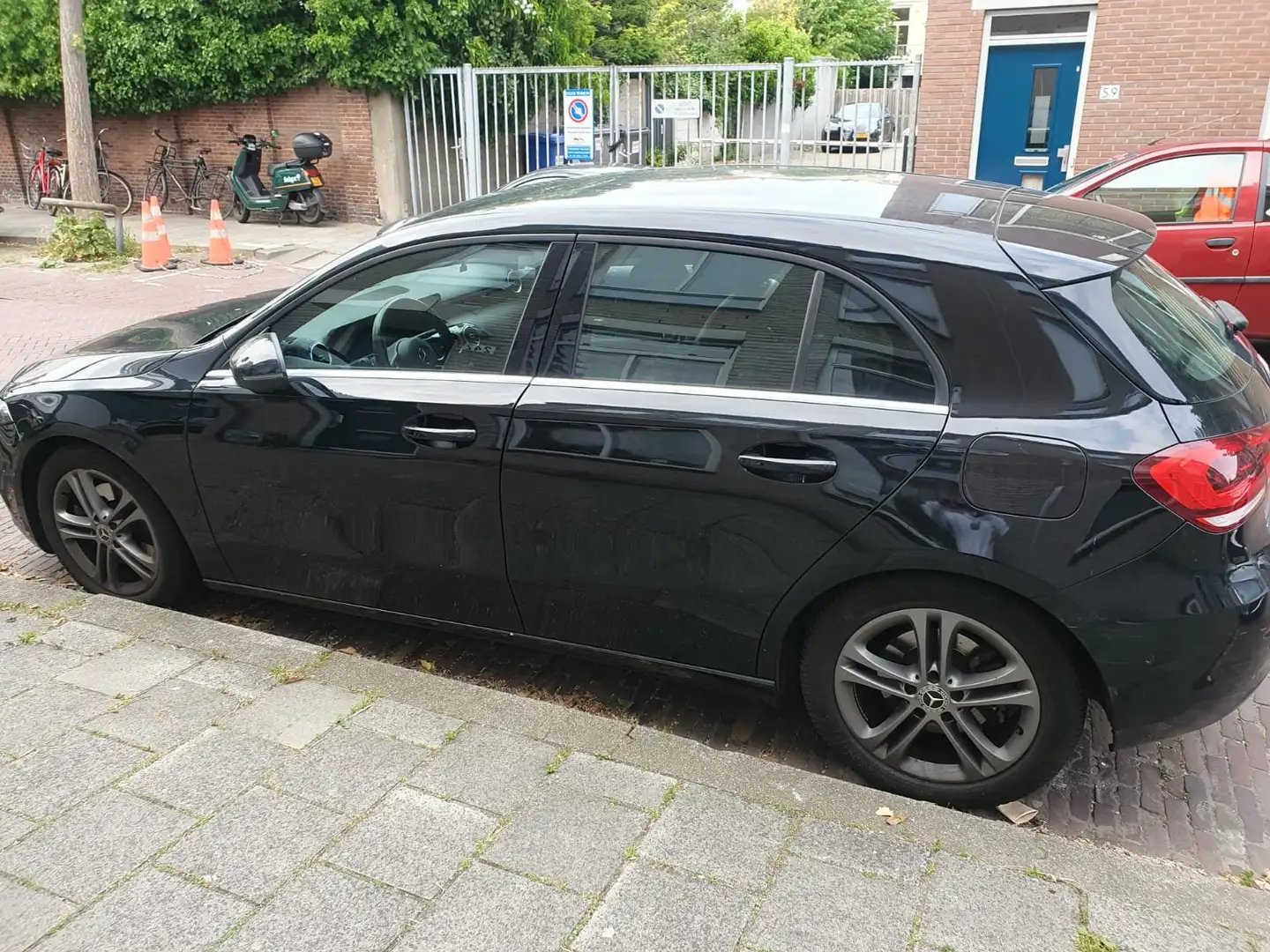 Mercedes-Benz A 220 A 220 Launch Edition Fekete - 2