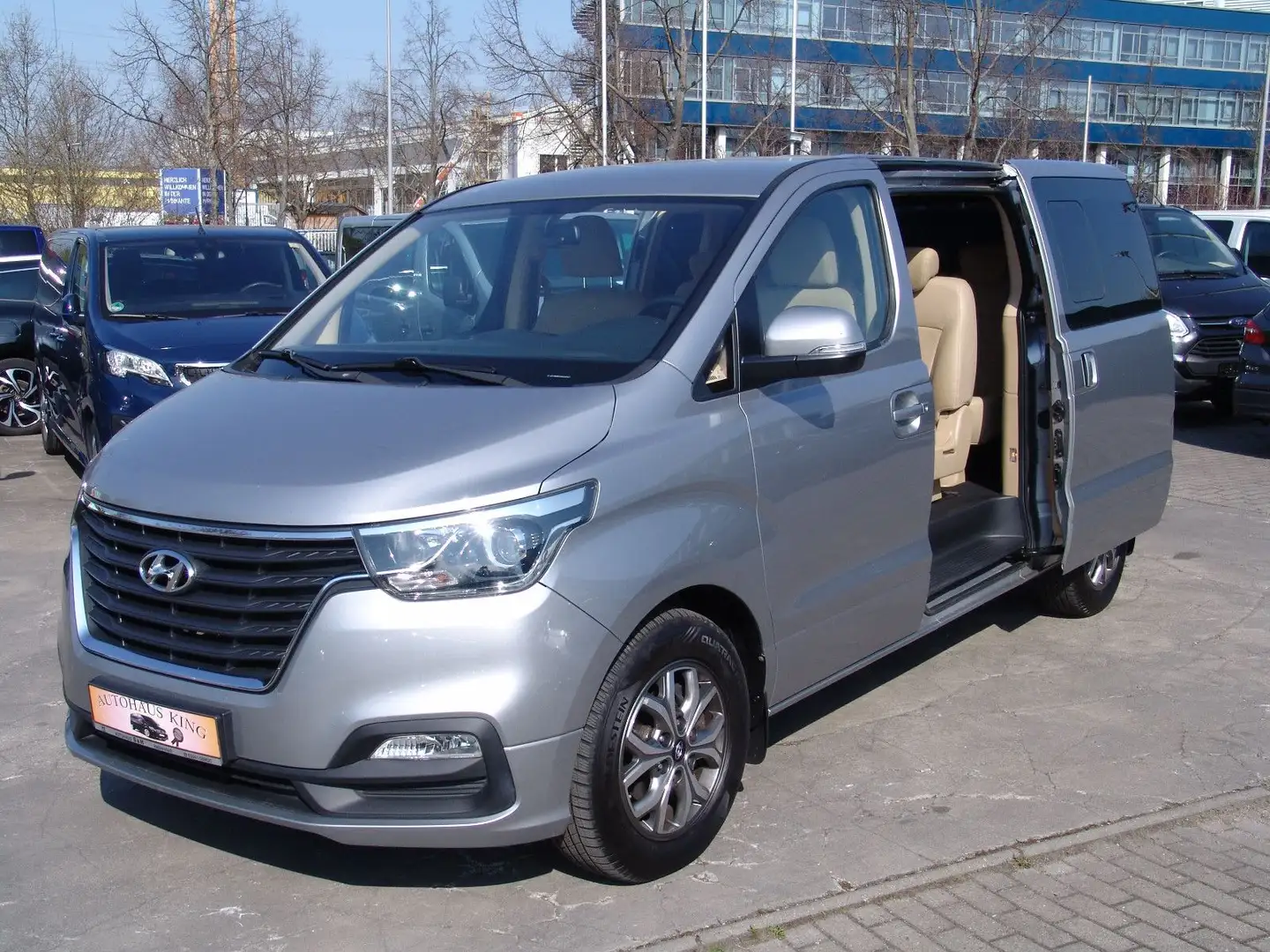 Hyundai H-1 Travel Premium FACELIFT -NAVI/LEDER/8Si Grau - 2