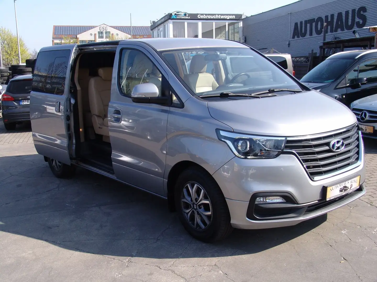 Hyundai H-1 Travel Premium FACELIFT -NAVI/LEDER/8Si Grau - 1