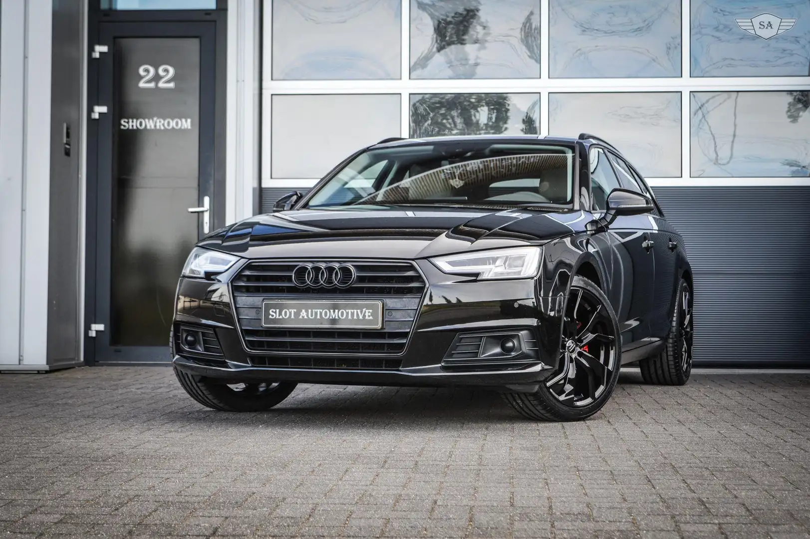 Audi A4 Avant 1.4 TFSI Pro Line | ACC | CARPLAY | TREKHAAK Zwart - 1
