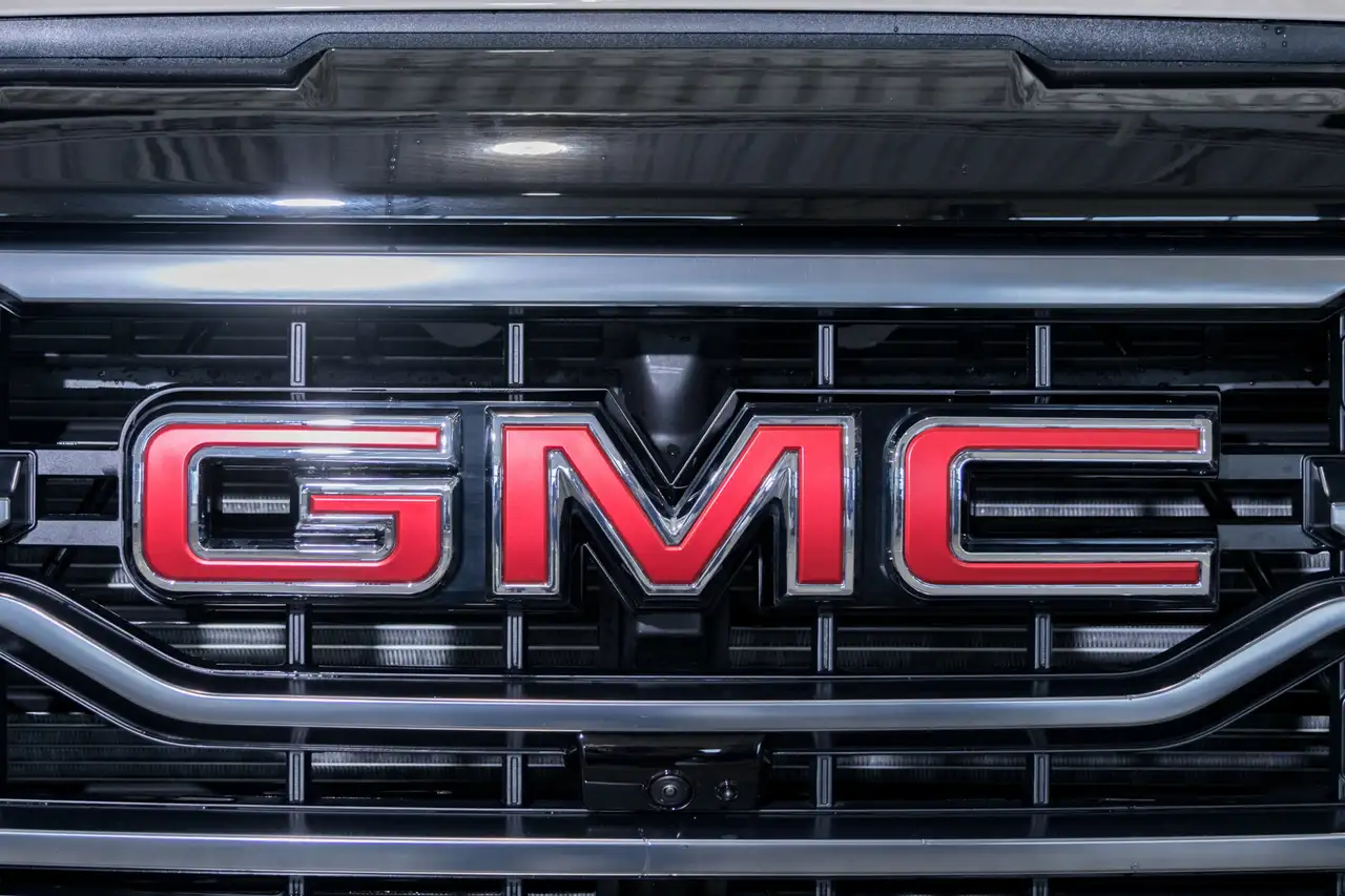 GMC Sierra 1500 снимка GMC Sierra 1500