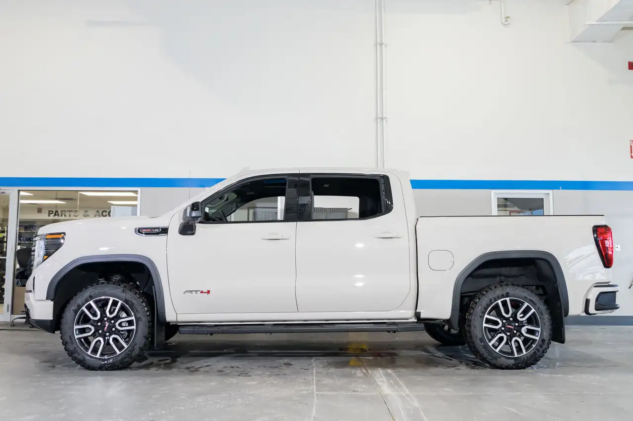 GMC Sierra 1500 снимка GMC Sierra 1500