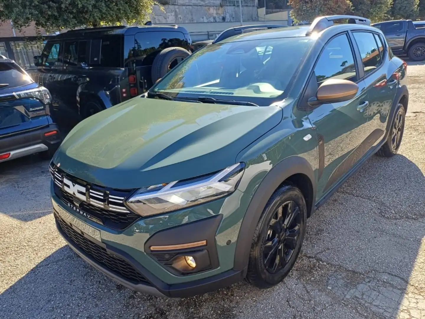 Dacia Sandero STEPWAY 1.0 TCE EXTREME ECO-G 100CV CAM PACKSAFETY Verde - 2