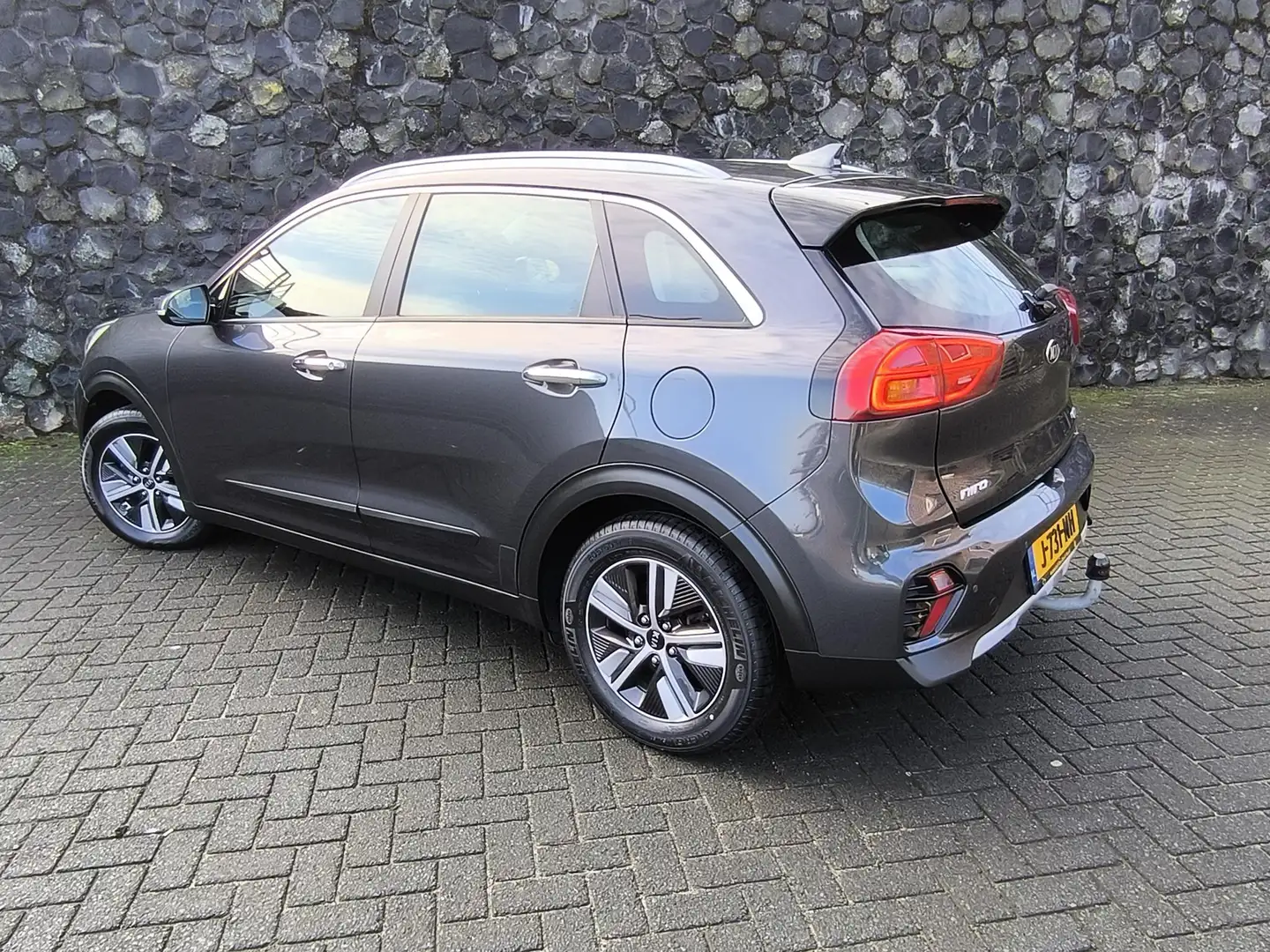 Kia Niro 1.6 GDi Hybrid DynamicLine Afneembare trekhaak, ca Grijs - 2
