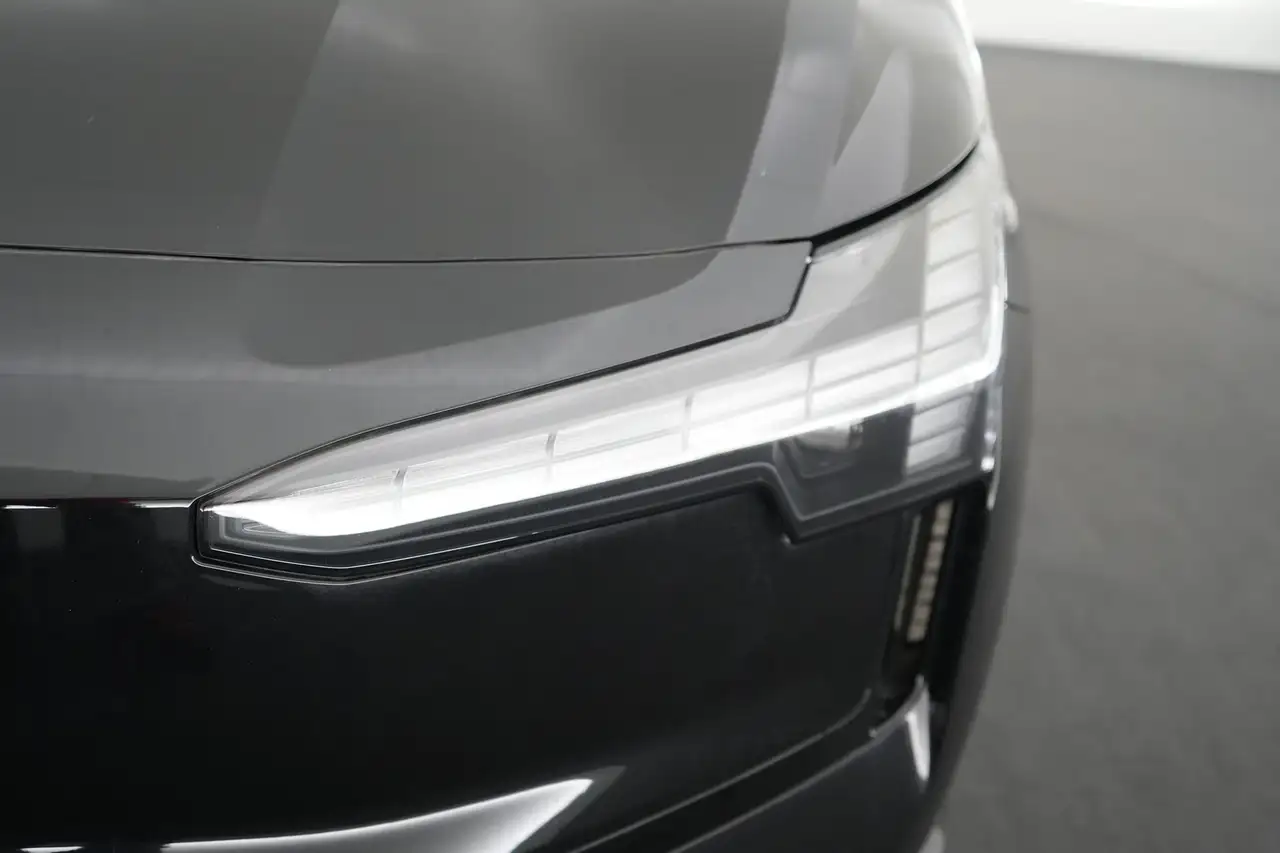 Volvo EX30 69 kWh Single Motor Ext. Range Core LED GPS CAM BL, миниатюра 18
