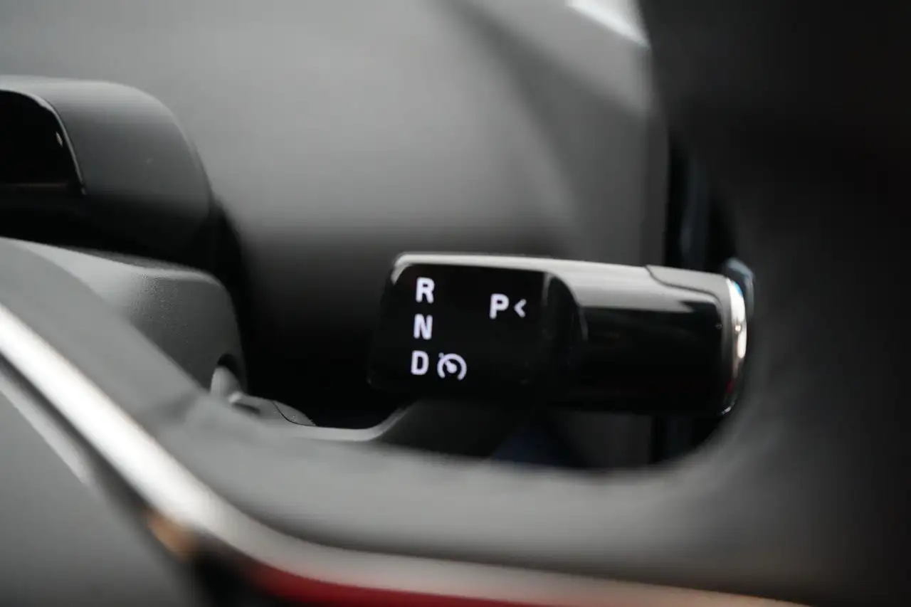 Volvo EX30 69 kWh Single Motor Ext. Range Core LED GPS CAM BL, миниатюра 16