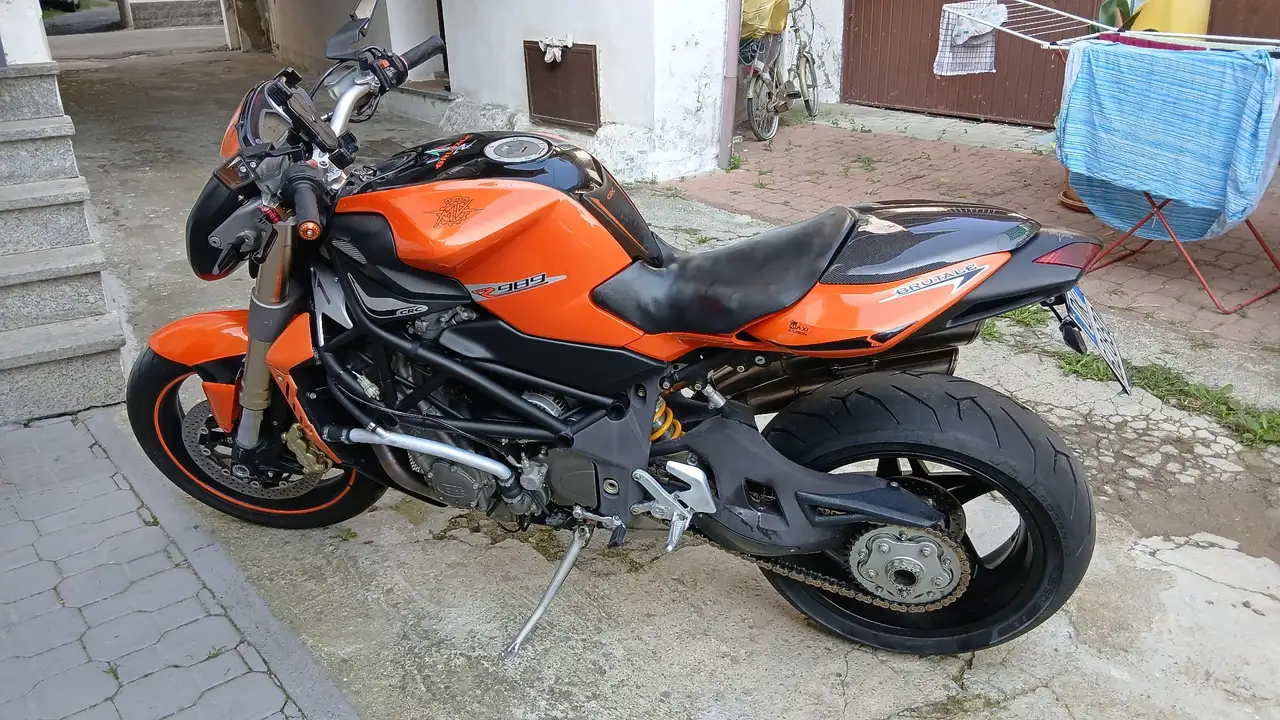 MV Agusta Brutale 989
