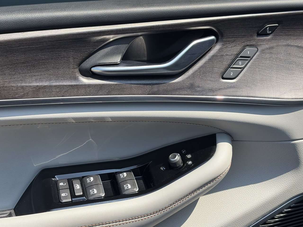 used 2022 Jeep Grand Cherokee car, priced at $44,598