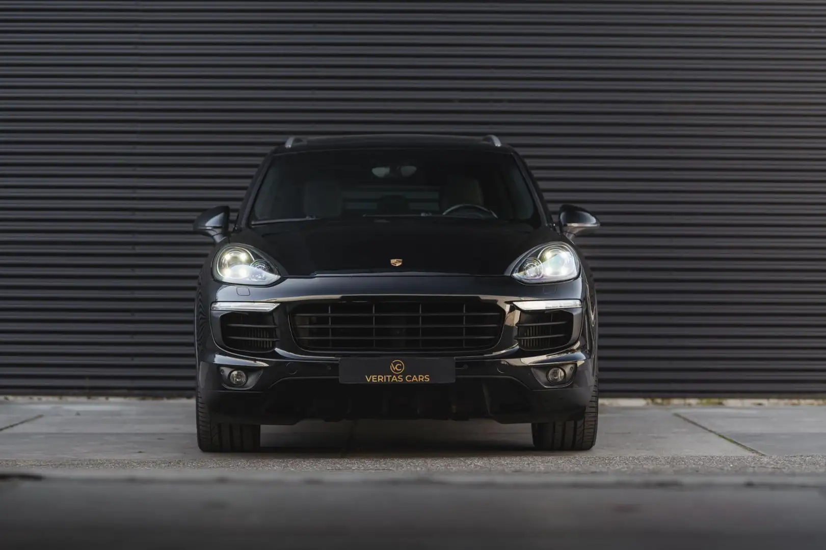 Porsche Cayenne 3.6 S 420 PK Pano|Bose Sound|Camera|Luchtvering|Tr Zwart - 2