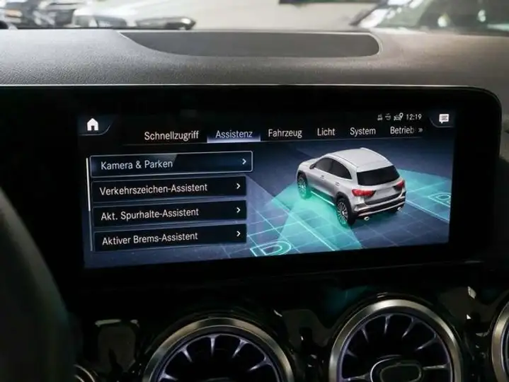 Mercedes-Benz GLA 2023, foto 19