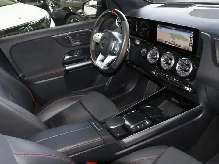 Mercedes-Benz GLA 2023, foto 4
