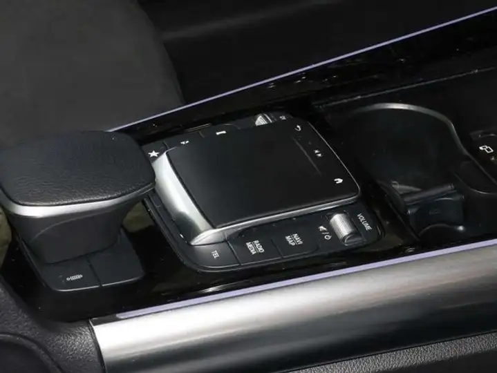 Mercedes-Benz GLA 2023, foto 6