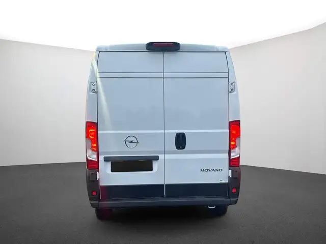 Opel Movano view 4