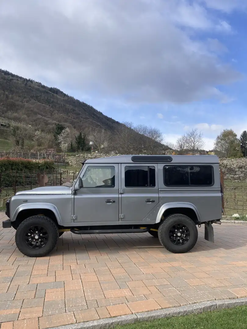 Land Rover Defender 110 2.2 td SW - 2