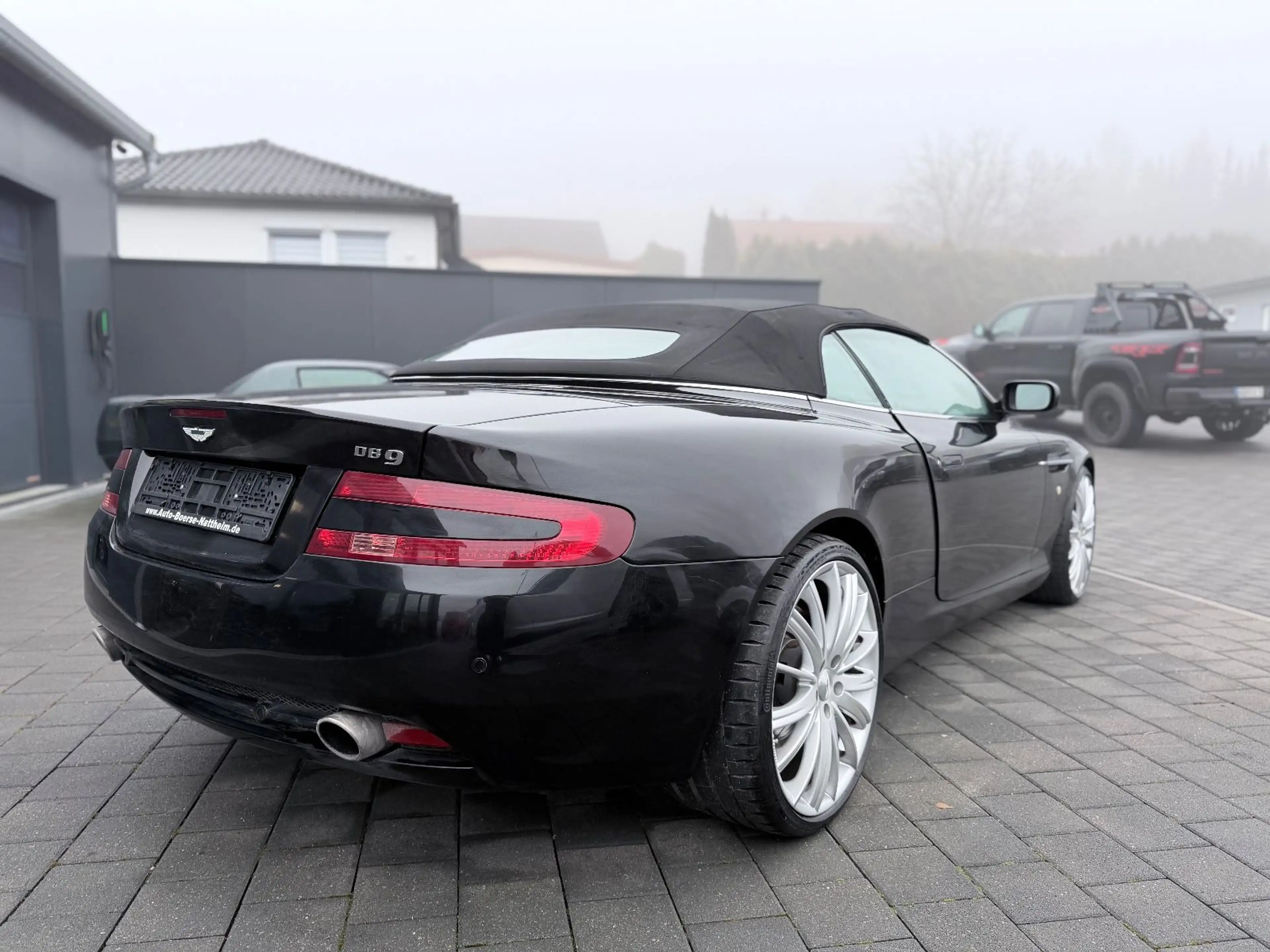 Aston Martin DB9 — photo 7