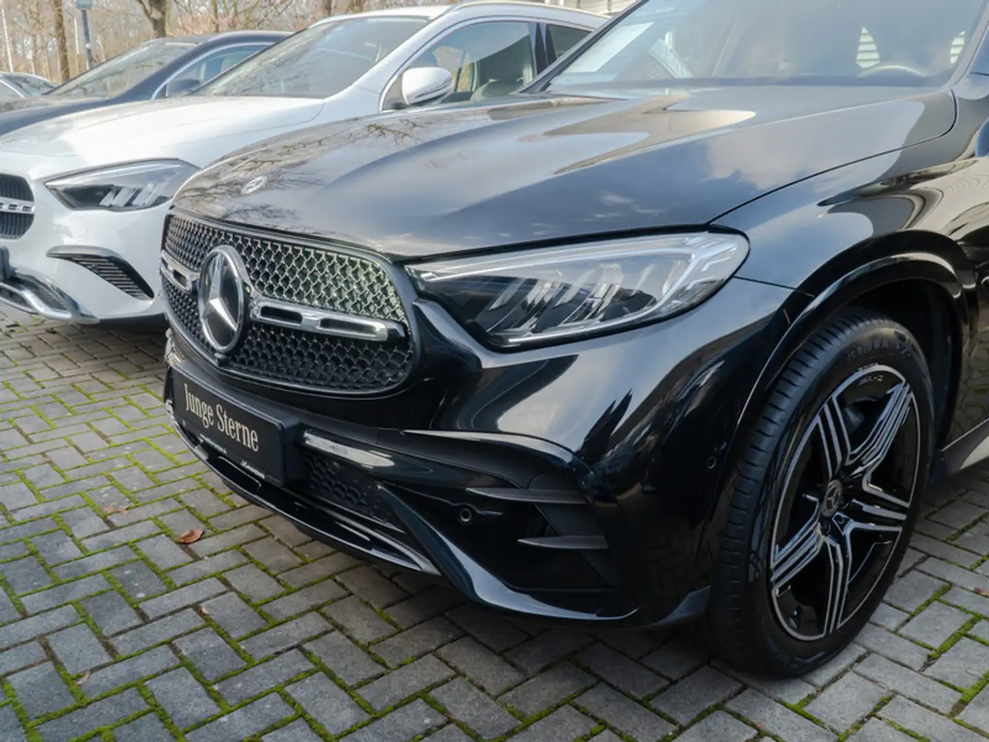 Mercedes-Benz GLC 300 d 4M AMG-Sport/Pano/AHK/Night/Distr/20' Noir - 2