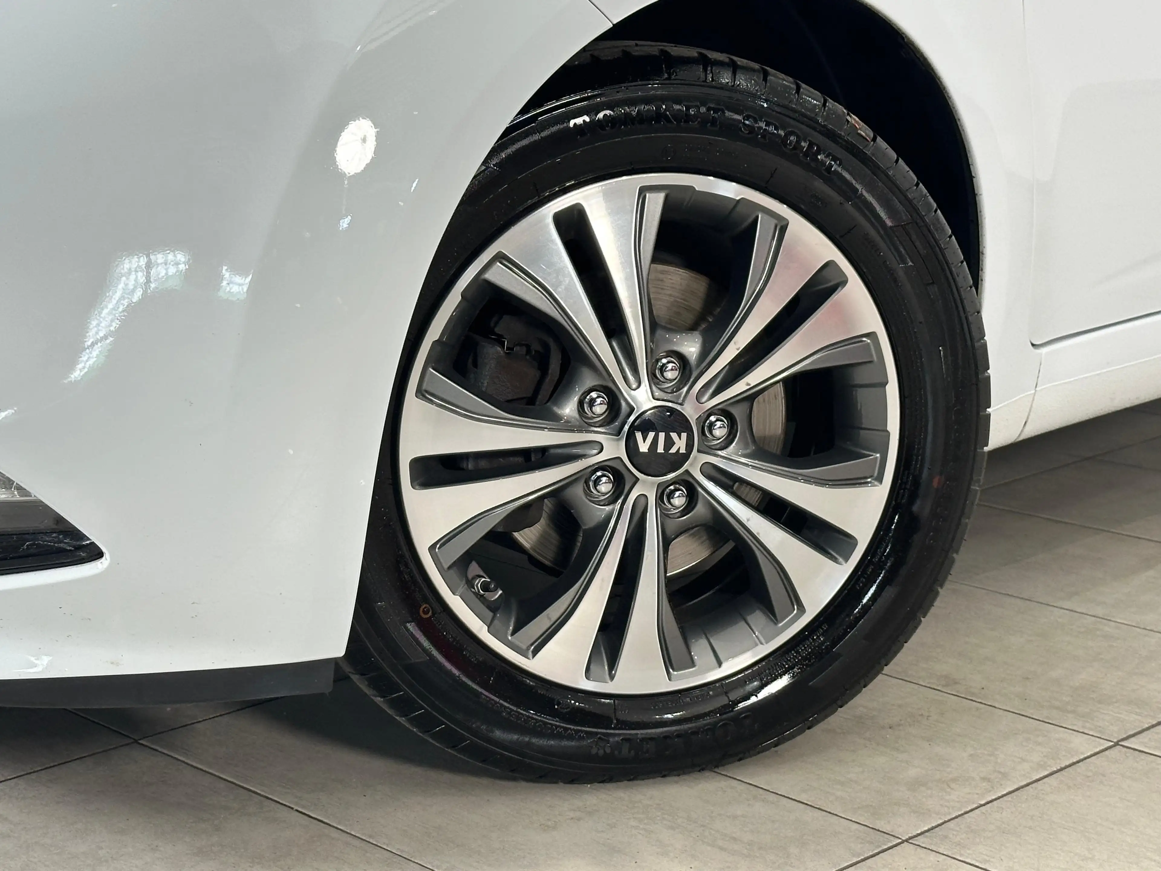 Kia Venga Attract // KLIMA // TEMPOMAT // EINPARKHILFE // — photo 6