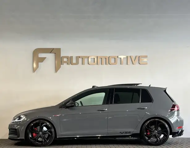 Volkswagen Golf view 8