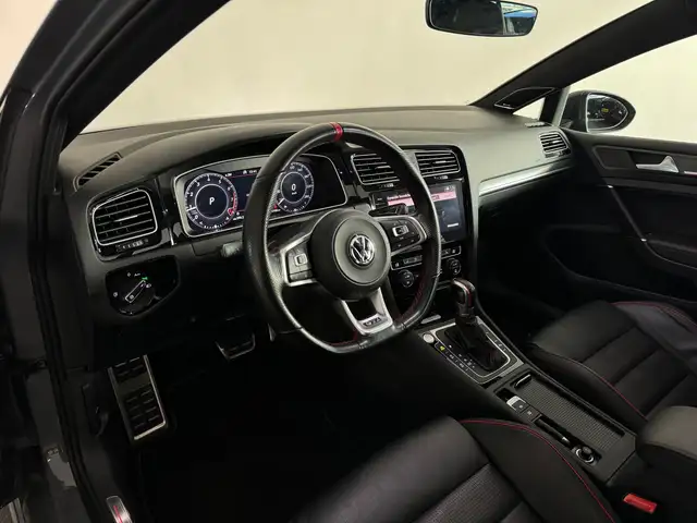 Volkswagen Golf view 9