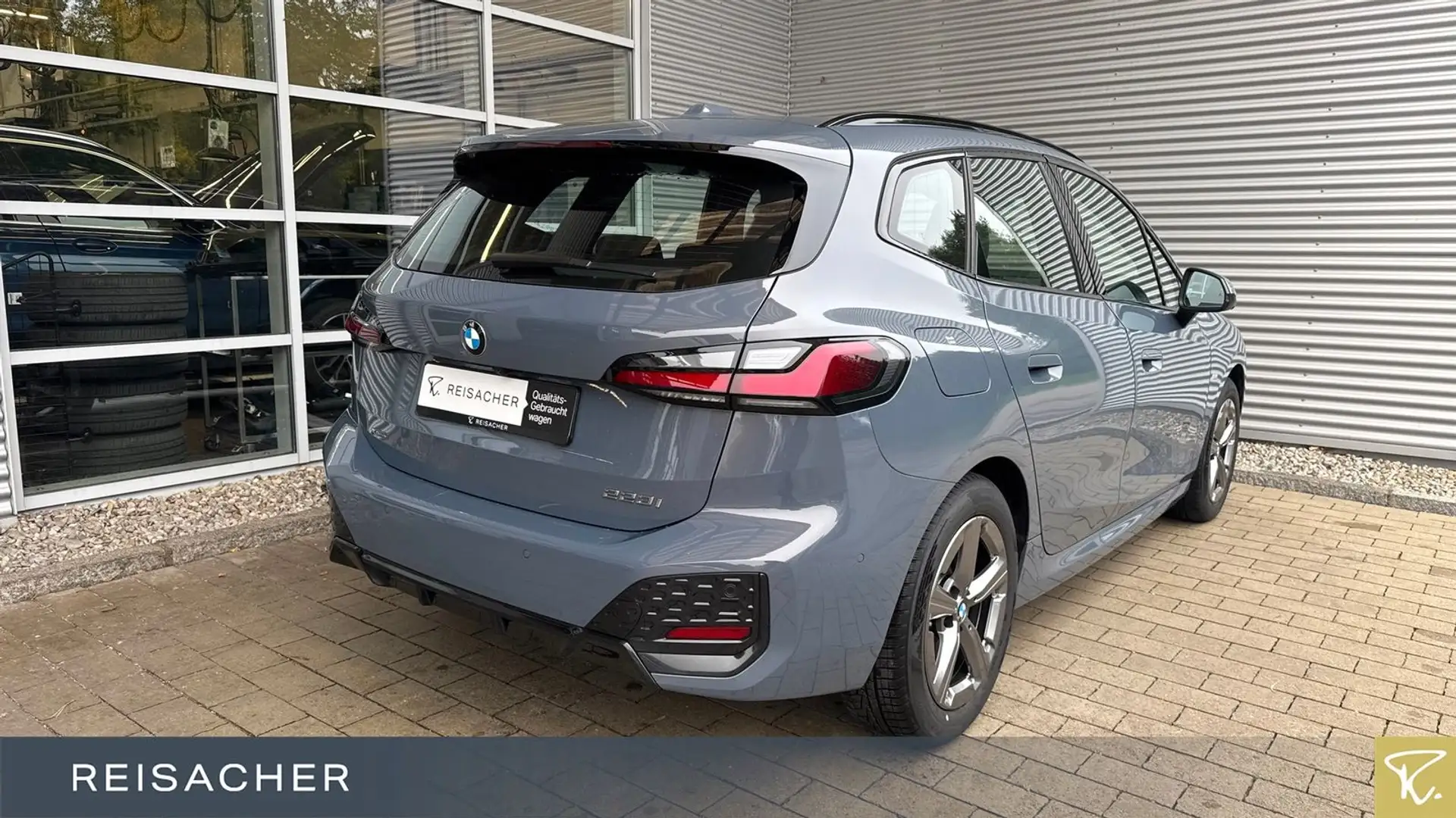 BMW 220 223iA xDrive AT M-Sport NaviPro HUD 360° AHK ACC Grau - 2