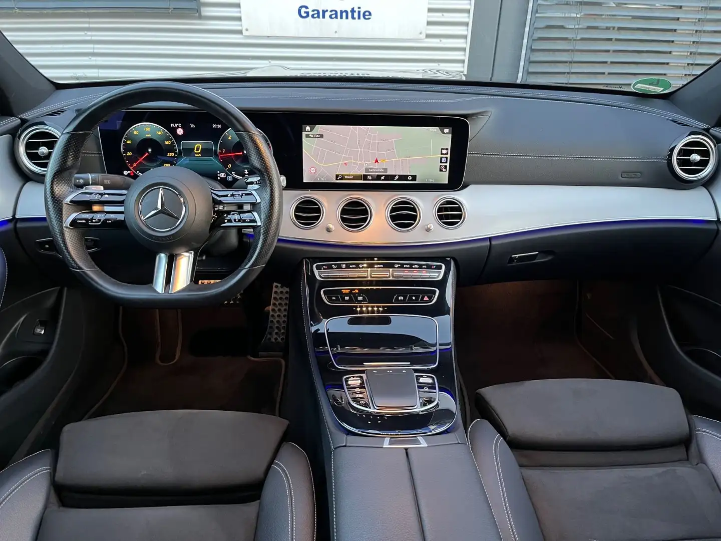 Mercedes-Benz E 220 d AMG Line *WIDESCREEN*LED*AHK*FACELIFT*Vo Blau - 2
