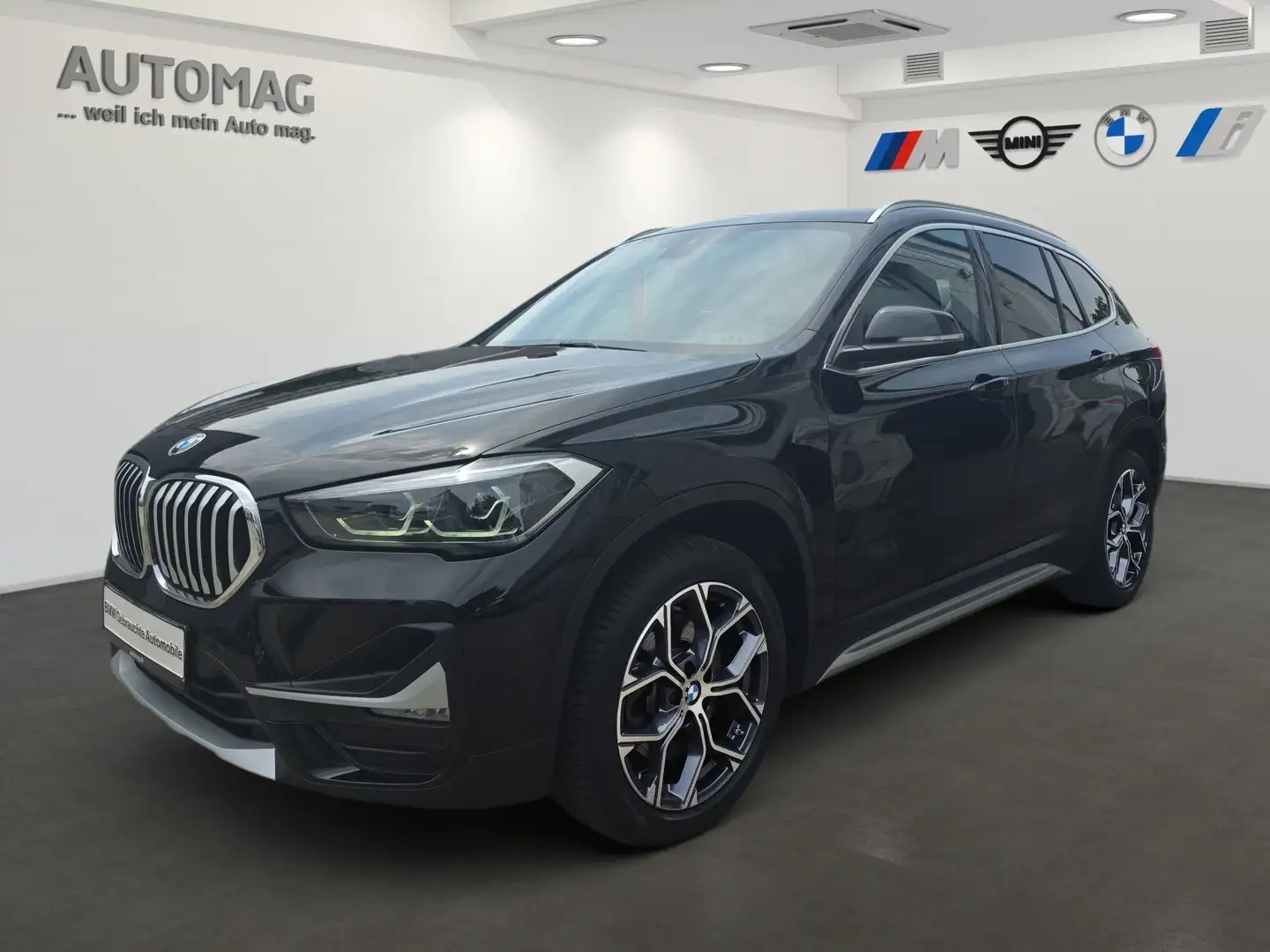 BMW X1 xDrive20d X-Line*AHK*Drive Assist Plus*Panoramadac Schwarz - 1