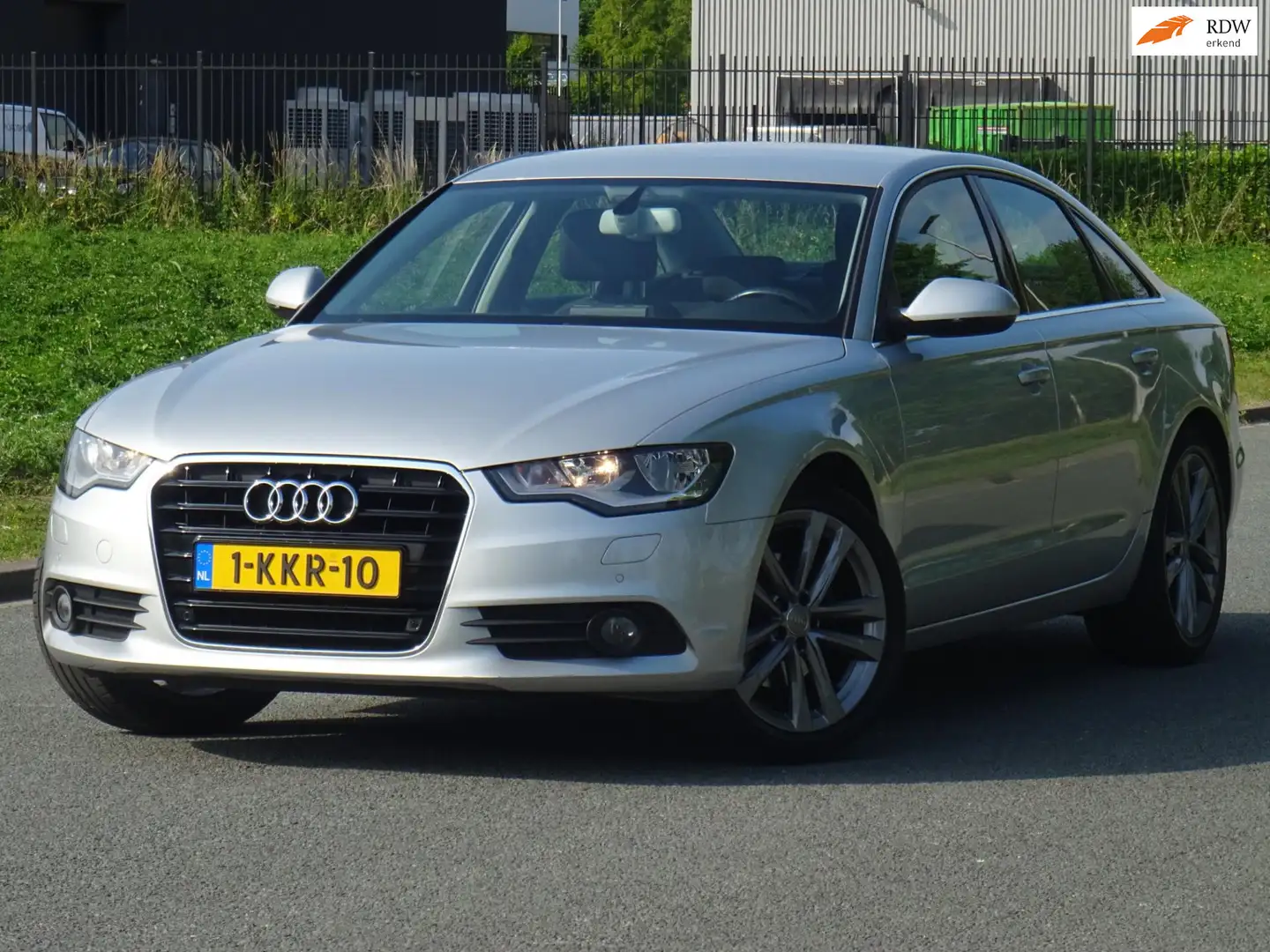 Audi A6 Limousine 2.0 TFSI Pro Line Business BJ2013 NAP/NA Grijs - 1