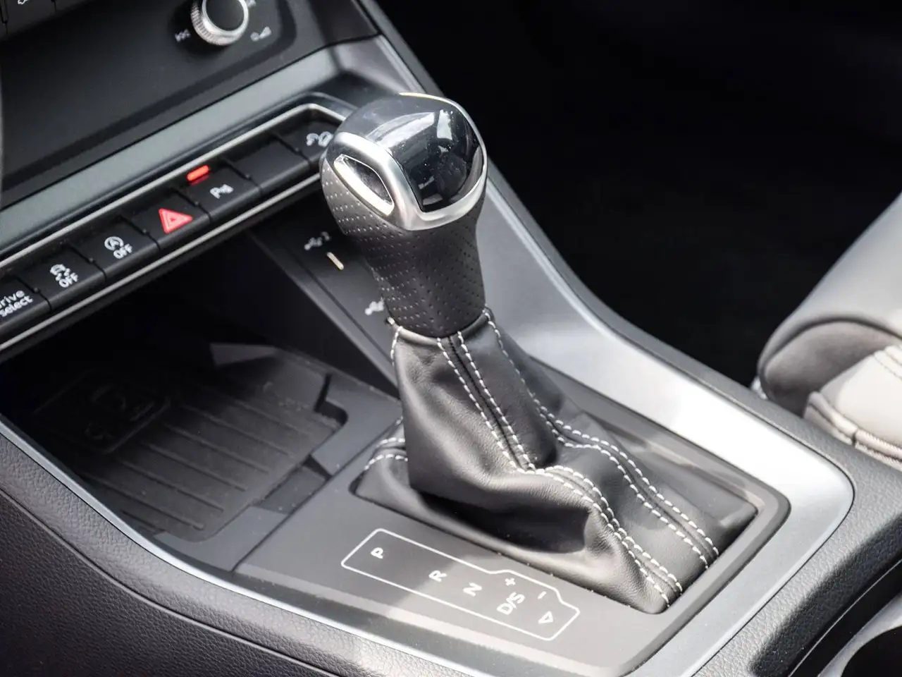 Audi Q3 photo Audi Q3