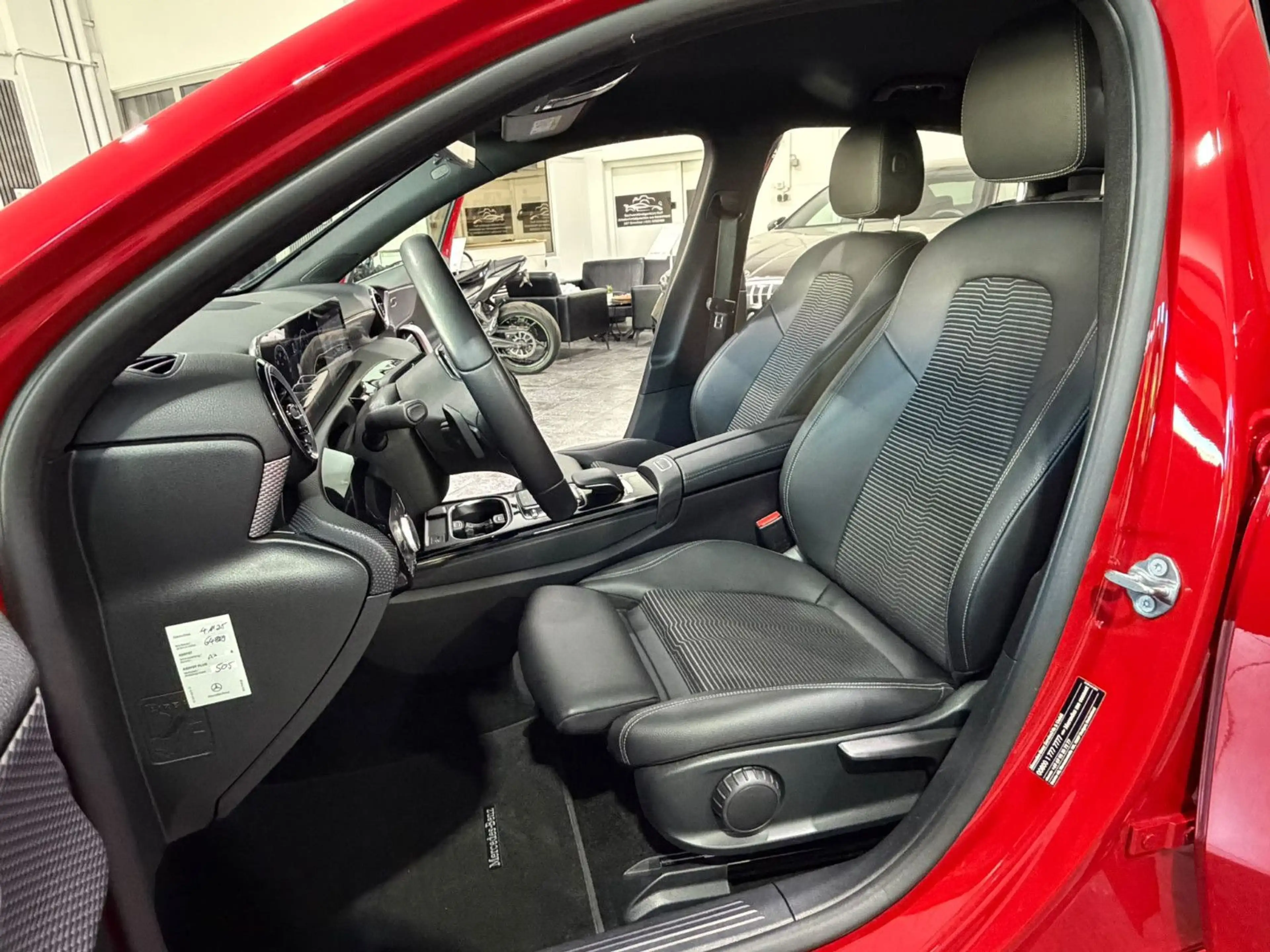 Mercedes-Benz A 200 *7G*WideS*T.Leder*Parkasy*Spurha*LED*M-Bux — photo 12