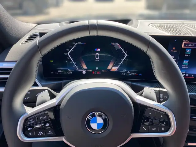 BMW 3 Series view 8