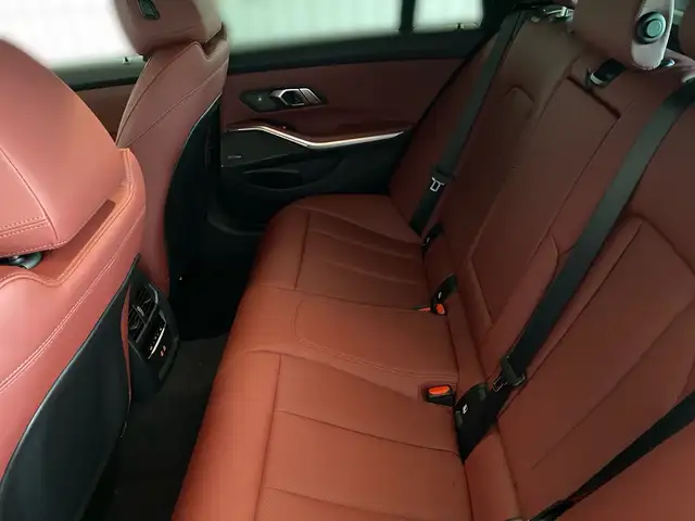 BMW 3 Series view 11