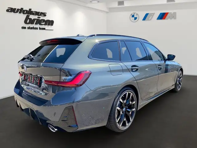 BMW 3 Series view 3
