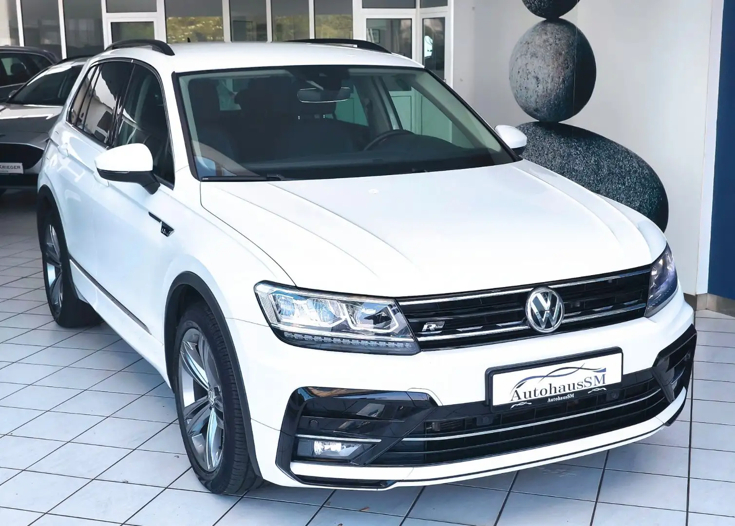 Volkswagen Tiguan *R-Line*1 Hand*8 Fach*Unfallfrei* Weiß - 1