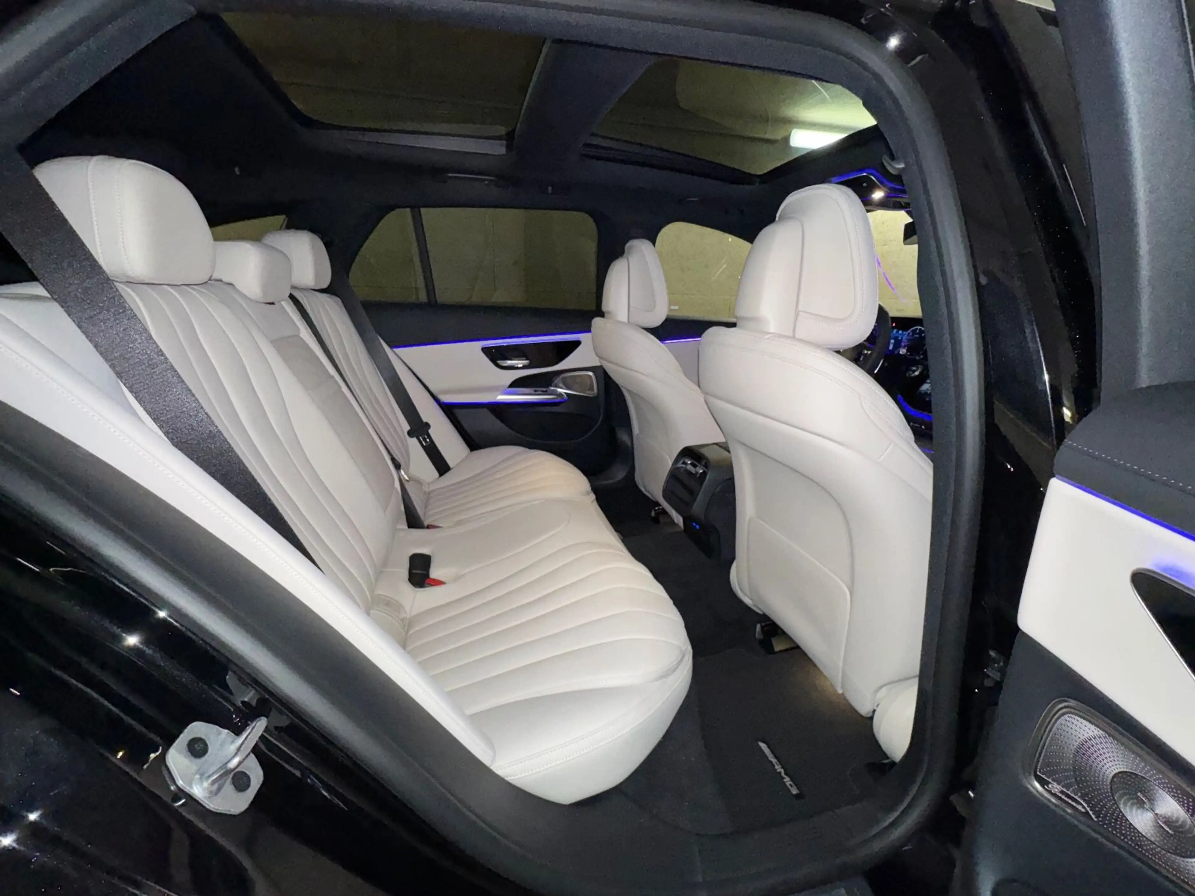 Mercedes-Benz E 220 d AMG SUPERSC DISTR+ 360° PANO 4D MEMO 21" — photo 20
