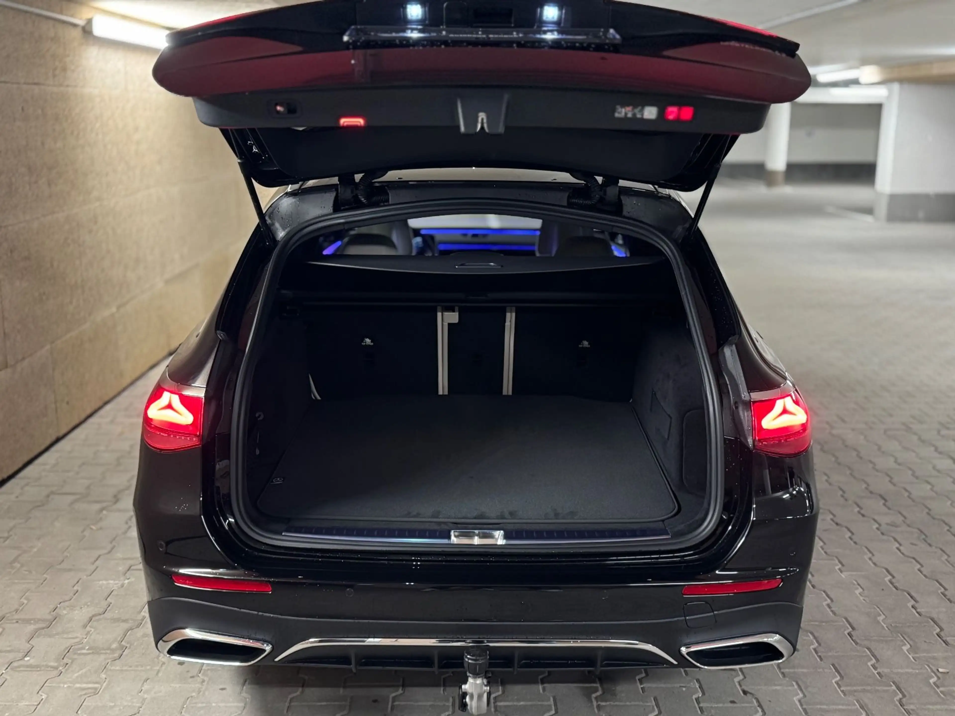 Mercedes-Benz E 220 d AMG SUPERSC DISTR+ 360° PANO 4D MEMO 21" — photo 22