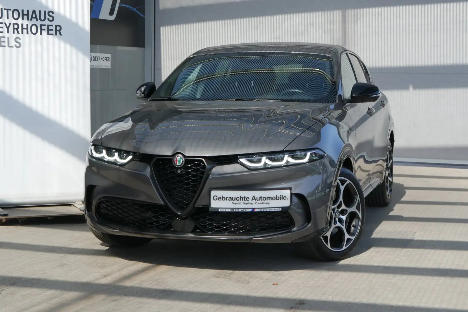 Alfa Romeo Tonale Veloce 1.5 T4 48V MHEV VGT DCT Grau - 2