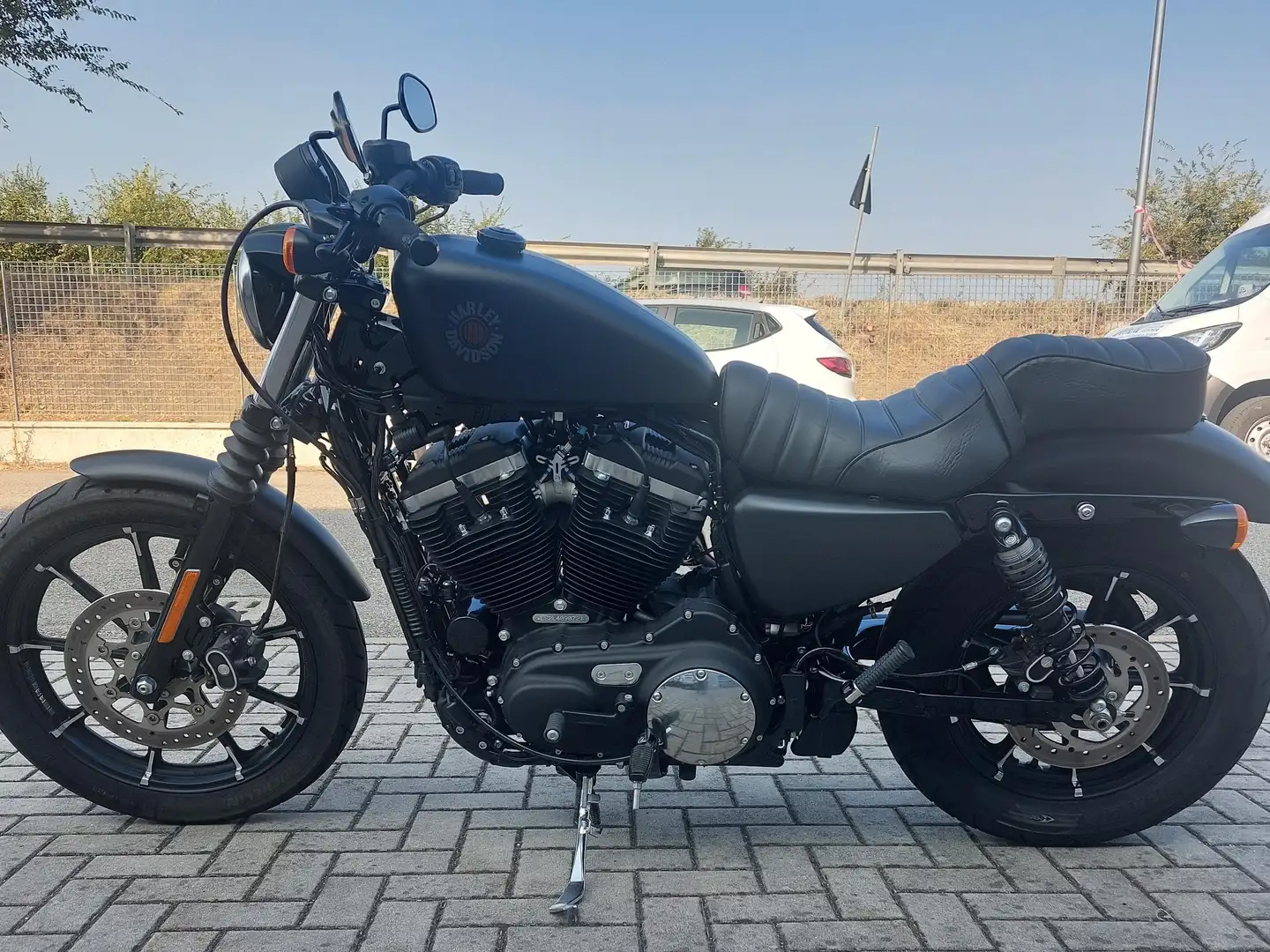 Harley-Davidson Iron 883 Iron 883 ABS Чорний - 1