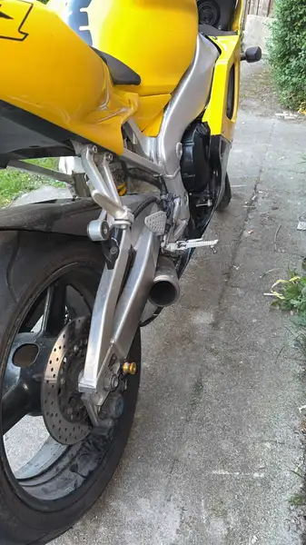 Yamaha YZF-R1 - foto 4
