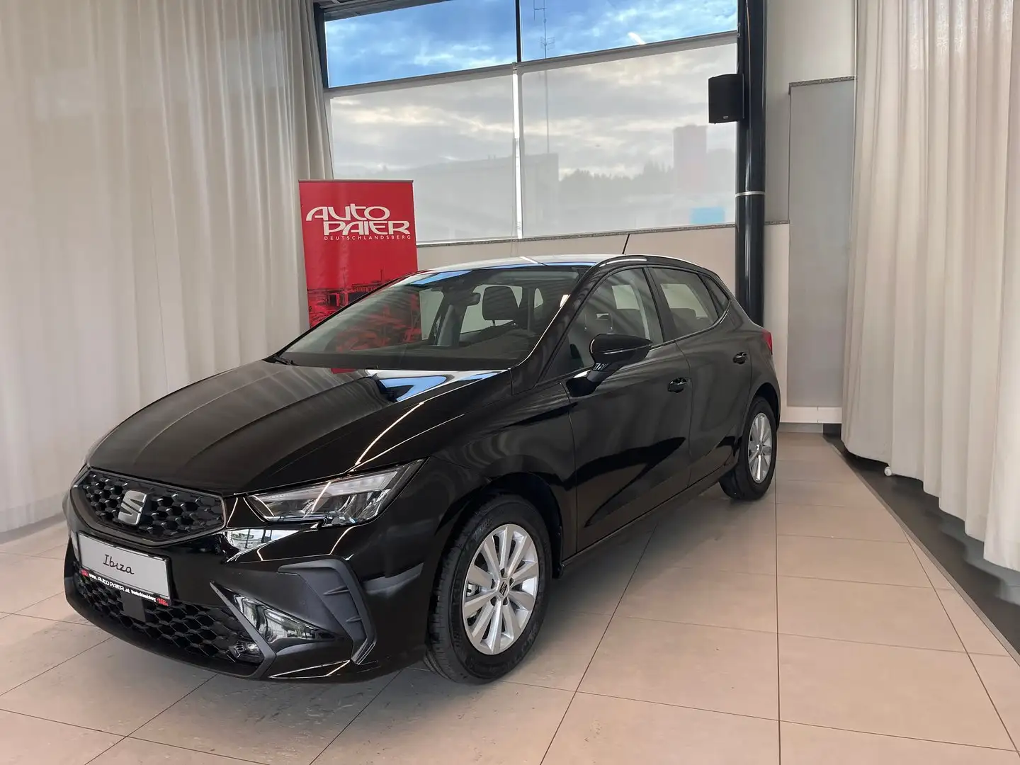 SEAT Ibiza Reference Edition 1.0 80PS Schwarz - 1