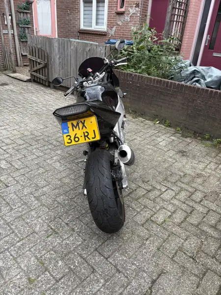 Yamaha FZR 1000 - foto 3